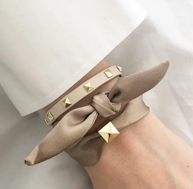 Dark LEATHER STUD BRACELET MINI SAND
