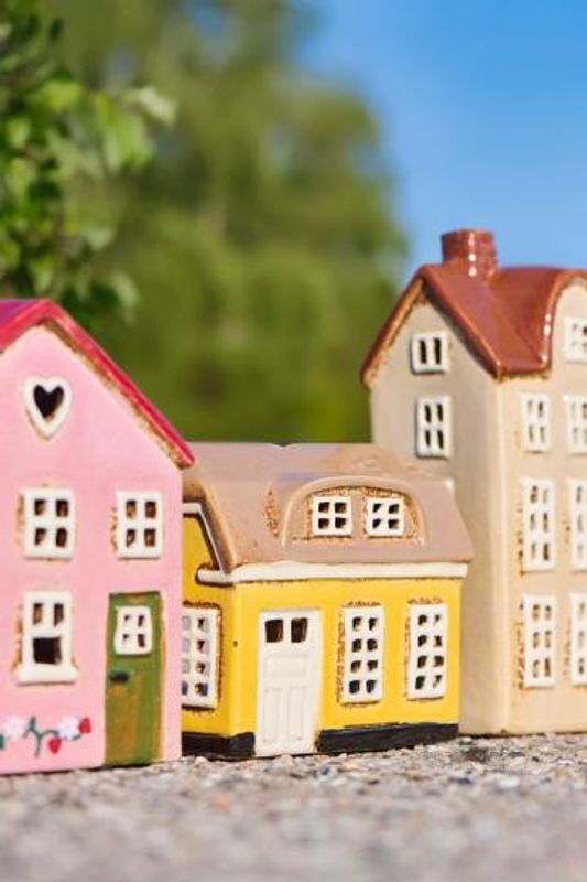 IB Laursen LYSHUS Ebeltoft Gult m/ hvit dør